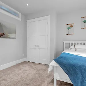 vancouver-west-cozy-retreat-by-elevate-rooms.richmond-hotels.com/